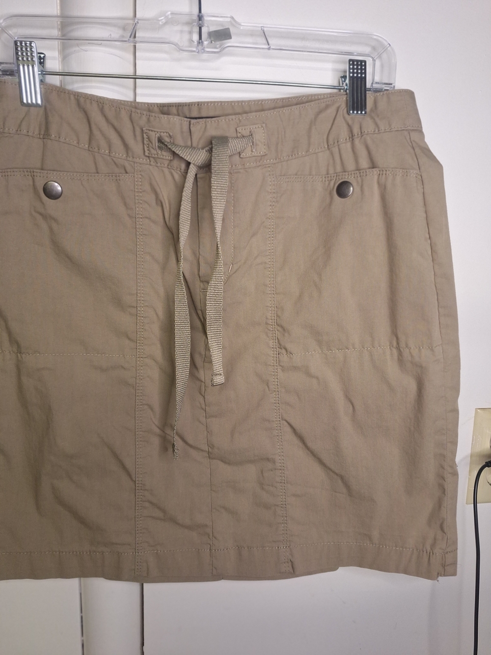 Eddie Bauer Tan Drawstring Flat-Front Women's Skirt  2 Front Pockets Size 4